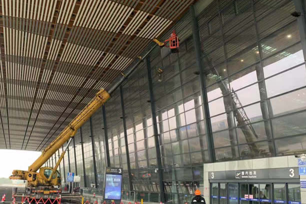 涵江玻璃幕墙维护和保养